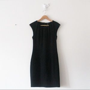 NWT H&M Fitted Cap Sleeve Pleated Black Dress with Back Slit L597